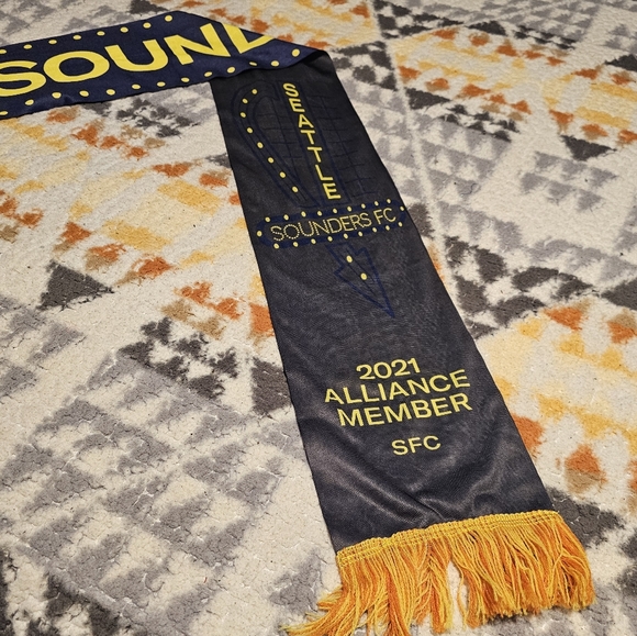 Seattle Sounders Scarf - Picture 3 of 8